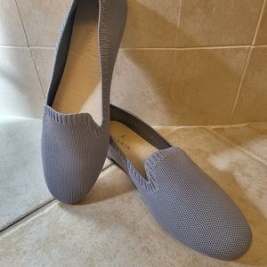 Danskin grey/blue knit ribbed dream slip on, size 8, new